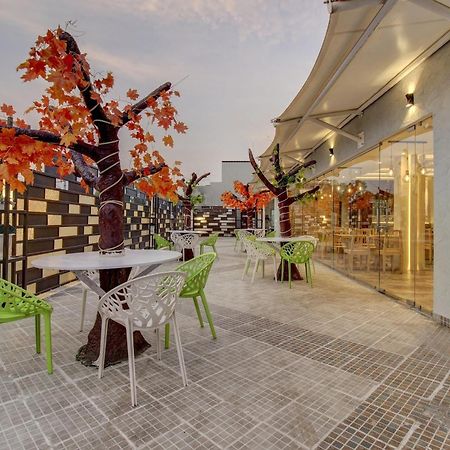 FabHotel Geetraj Lucknow Buitenkant foto