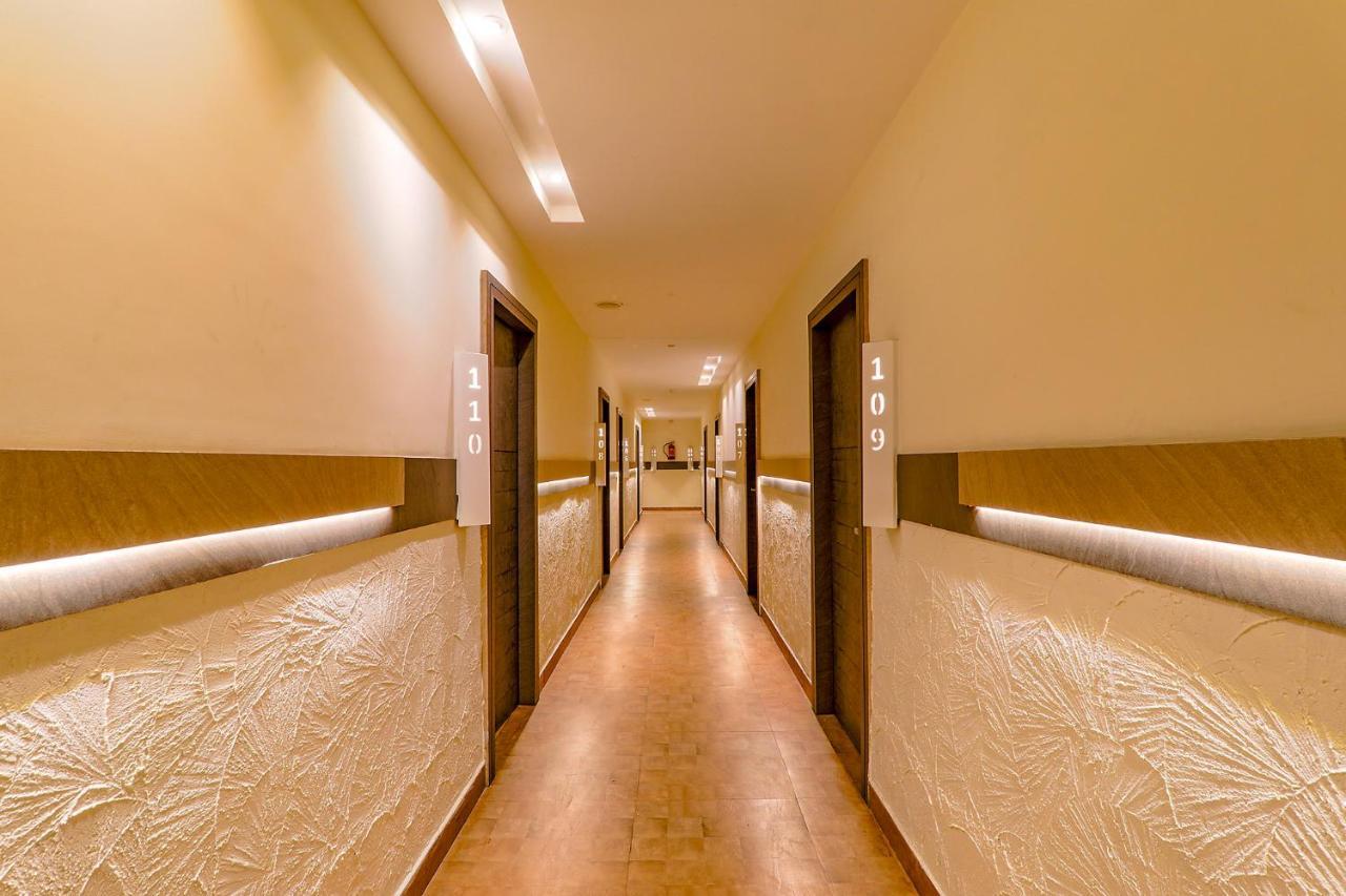 FabHotel Geetraj Lucknow Buitenkant foto