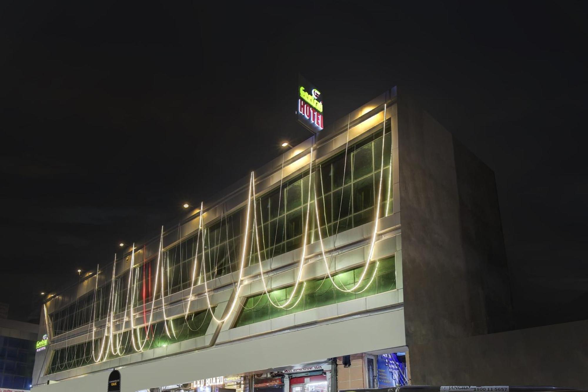 FabHotel Geetraj Lucknow Buitenkant foto
