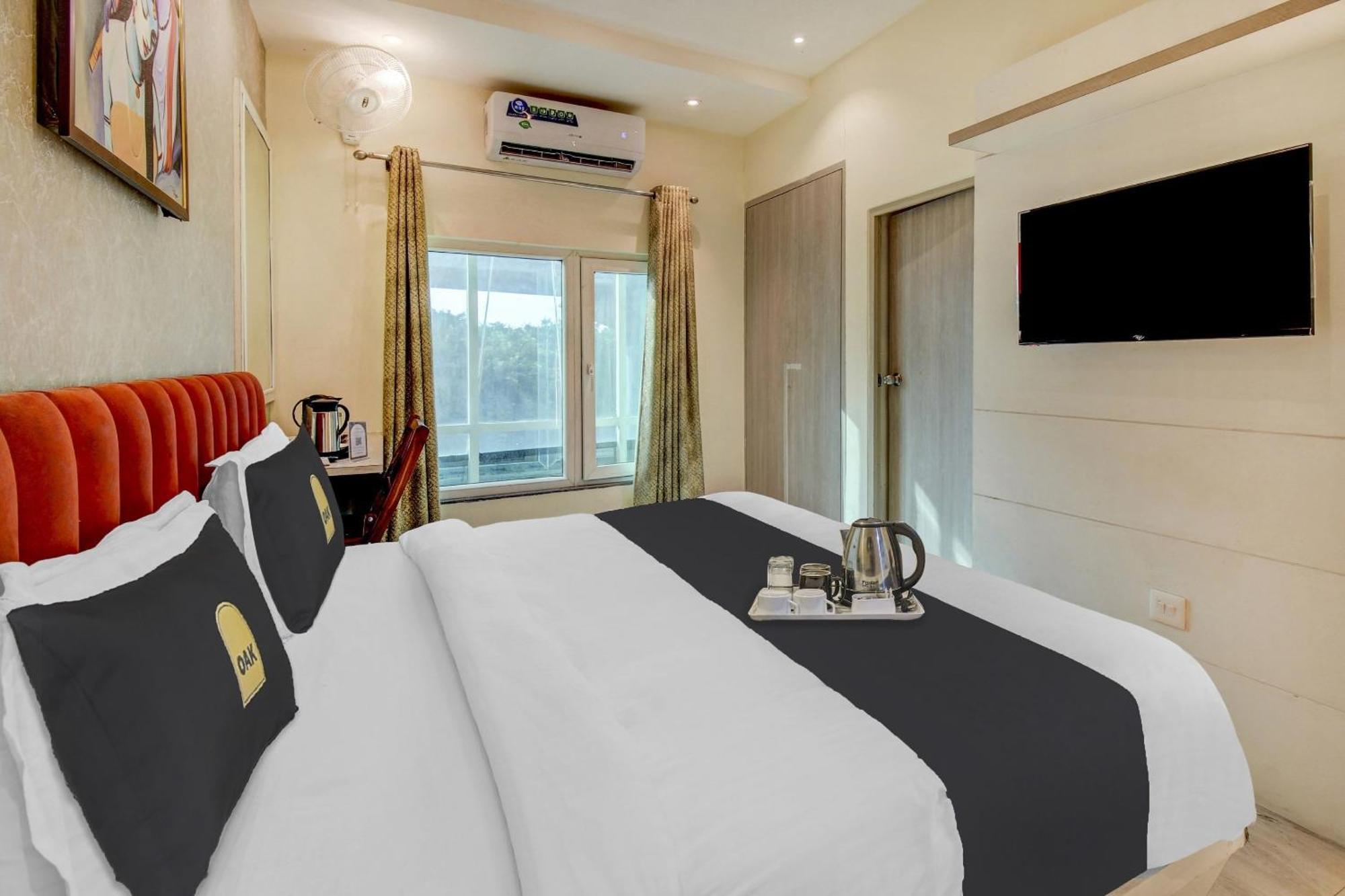 FabHotel Geetraj Lucknow Buitenkant foto