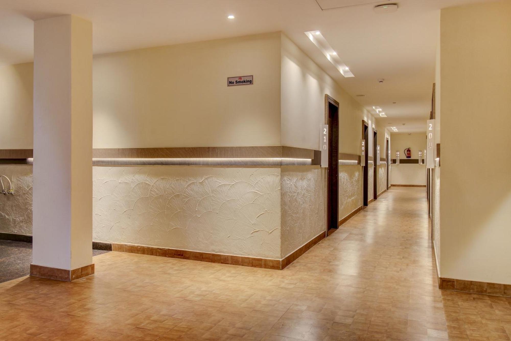 FabHotel Geetraj Lucknow Buitenkant foto