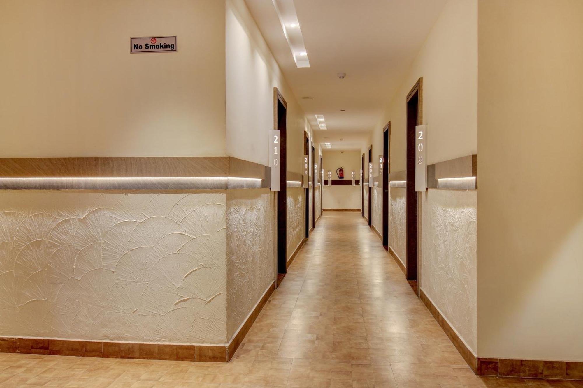 FabHotel Geetraj Lucknow Buitenkant foto