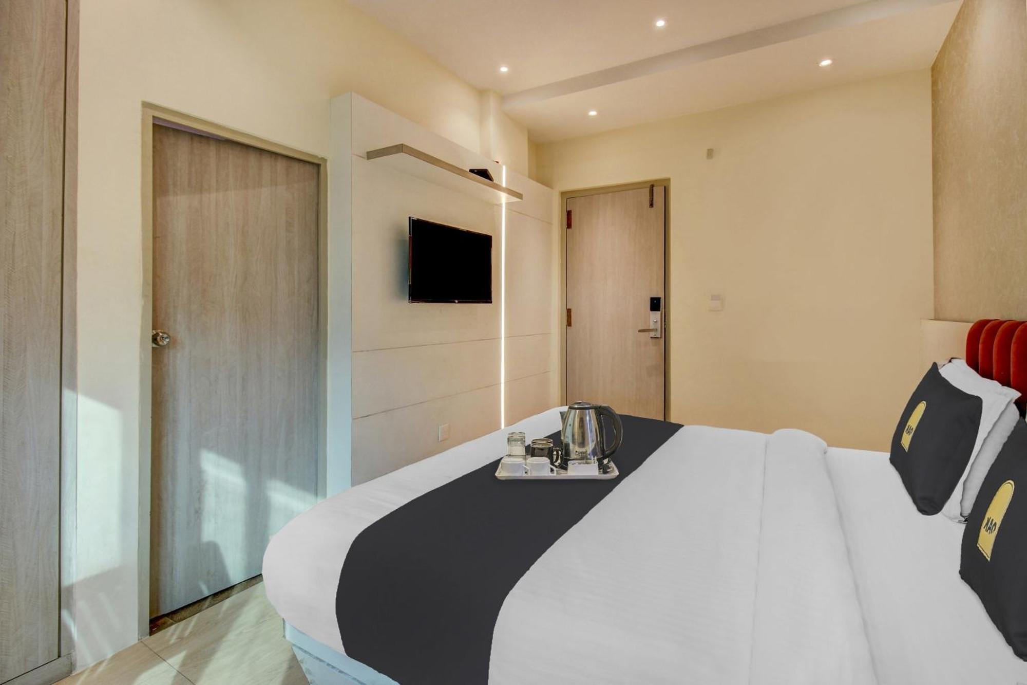 FabHotel Geetraj Lucknow Buitenkant foto