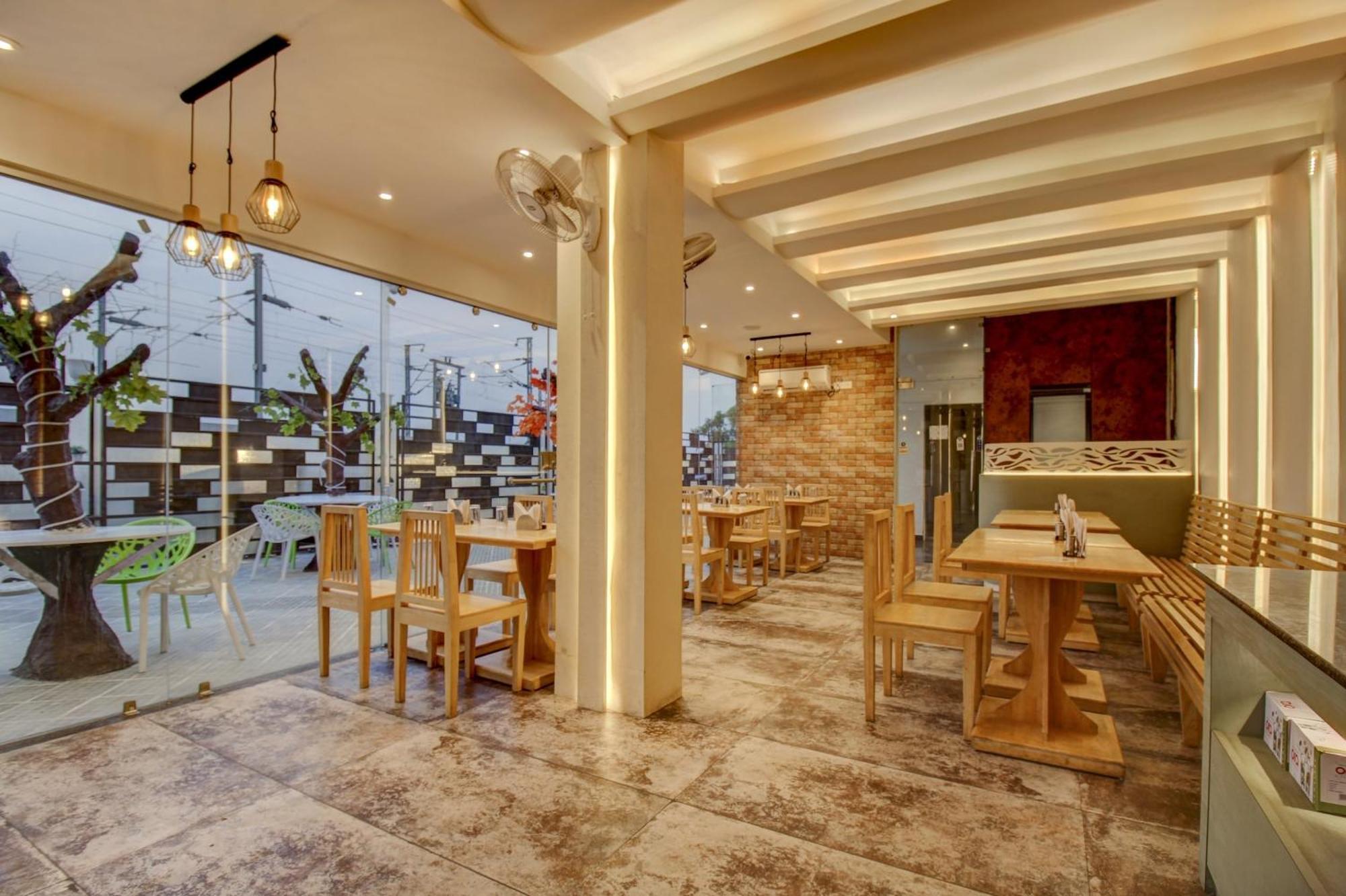 FabHotel Geetraj Lucknow Buitenkant foto